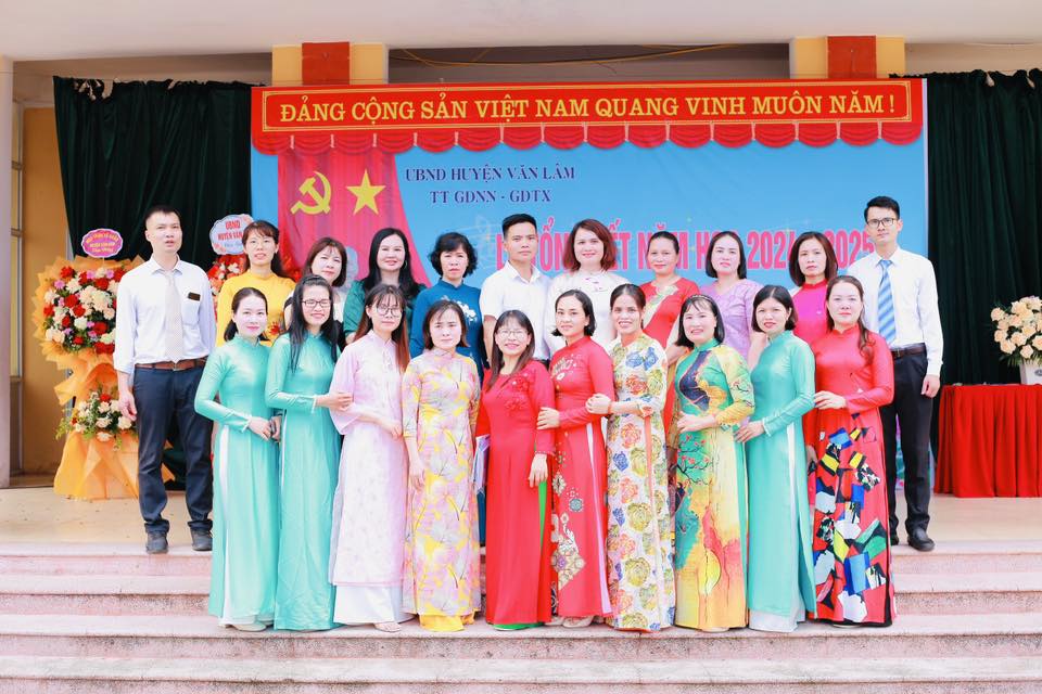 <a href='https://trungtamgdnn-gdtxvanlam.hungyen.edu.vn/tin-tuc/le-tong-ket-nam-hoc-20242025-va-trao-bang-tot-nghiep-trung-cap-nghe-k59-2022-2025.html'>LỄ TỔNG KẾT NĂM HỌC 2024–2025  VÀ TRAO BẰNG TỐT NGHIỆP TRUNG CẤP NGHỀ K59 (2022-2025)</a>