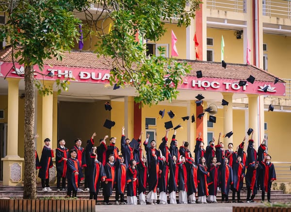 TTGDNN- GDTX Văn Lâm thông báo tuyển sinh lớp 10 năm học 2025- 2026